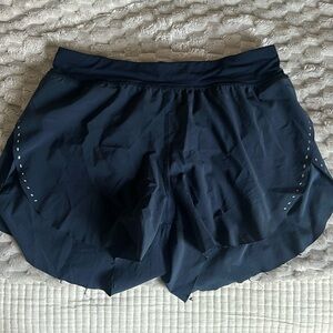 Lululemon find your pace short 3” inseam